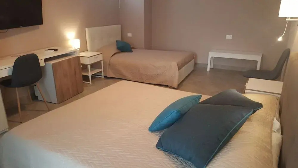 "La città delle 100 sculture" B&B BcenS con parcheggio privato - Belpasso - Etna -