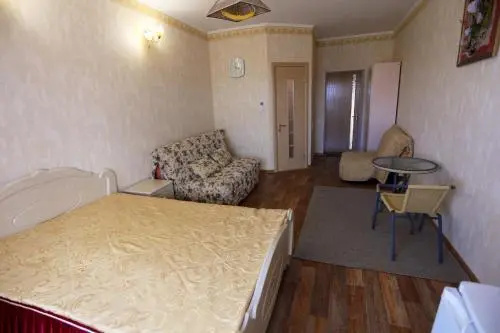 Lotos Zelyonaya Krysha Guest House