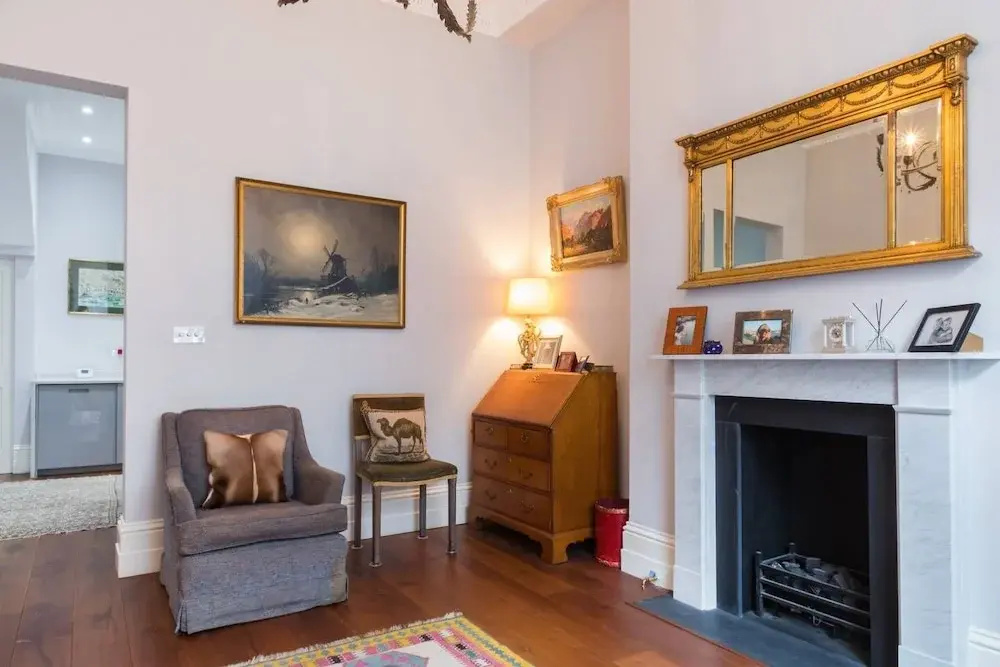 Traditional 1 Bed Apartment, Pimlico