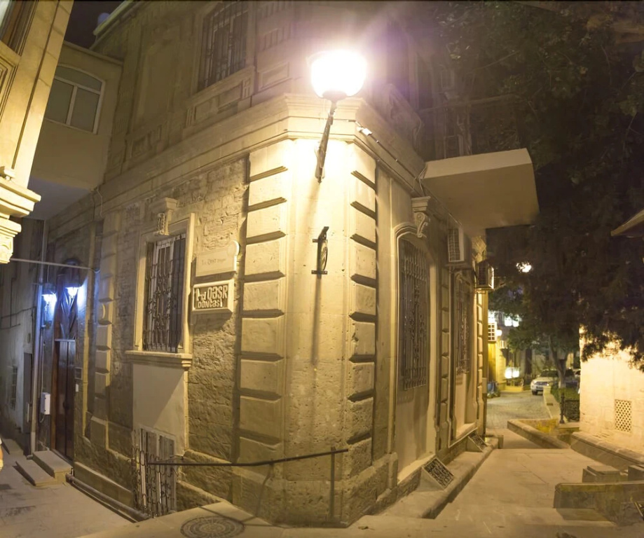Town Gates Hotel