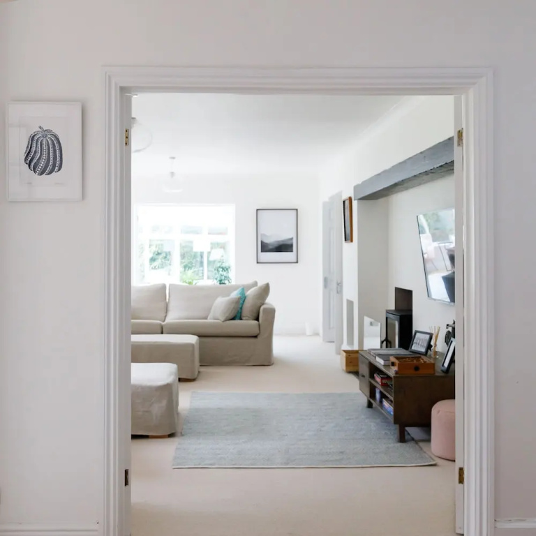 Stunning 5BR Home with Pool - 5 min to Beach