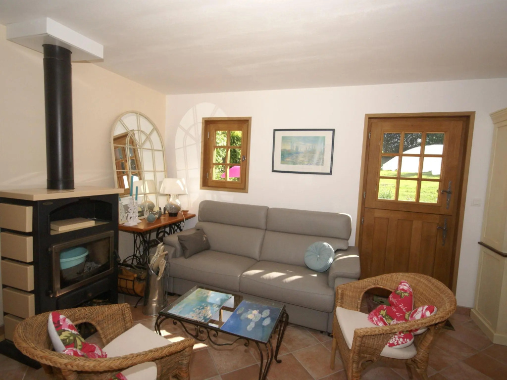 Traditional Holiday Home with Garden in Dampsmesnil