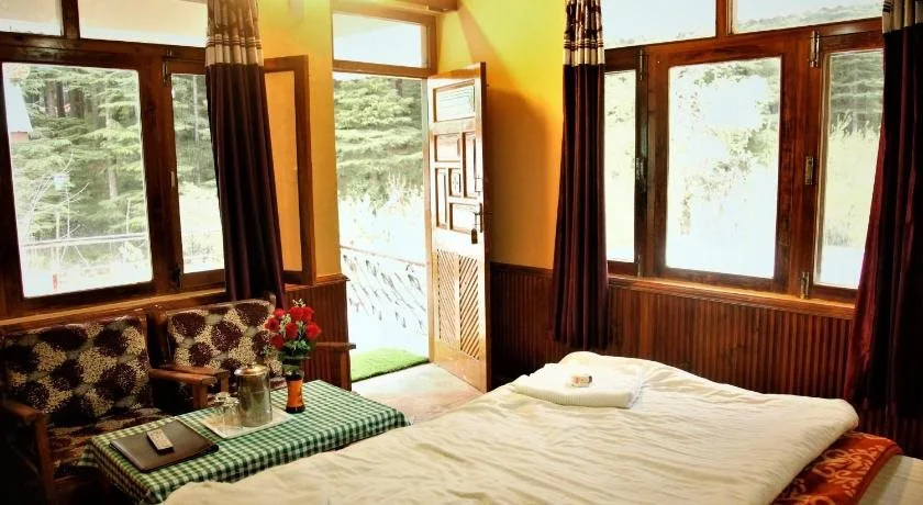 Hotel Chetna & Cottages