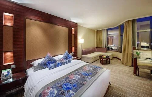 Universal House Grand Romance Hotel