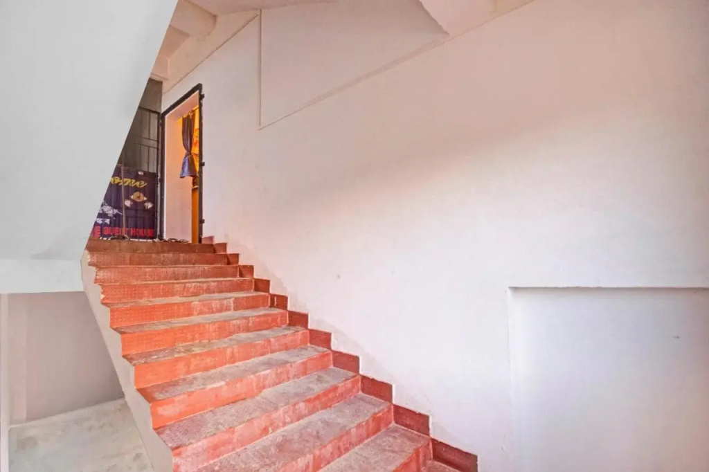Oyo 92233 London Bridge Guest House