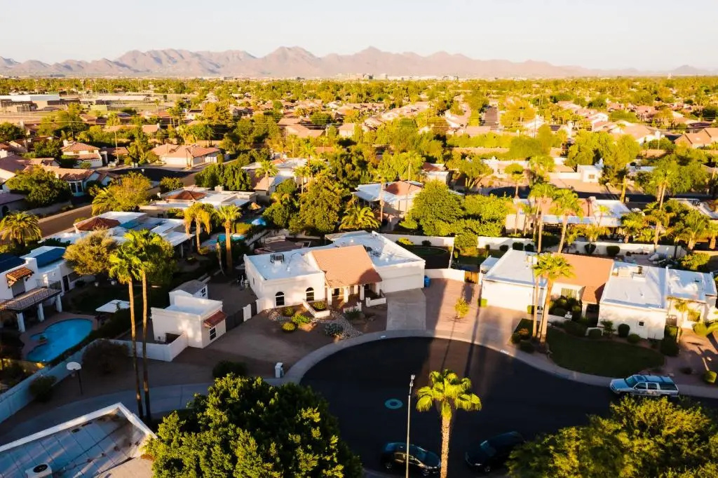 Desert Ridge by Avantstay Spacious Oasis w/ Pool & Hot Tub