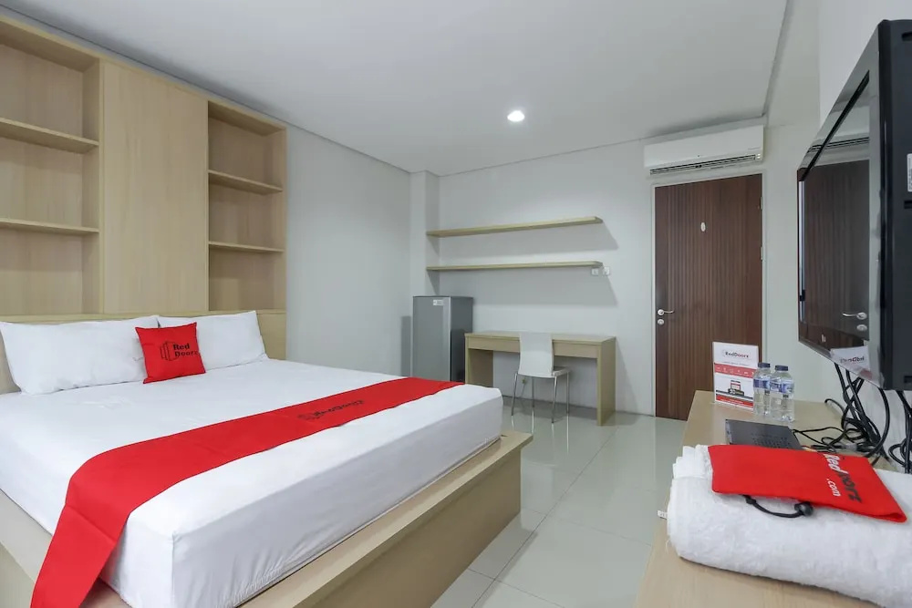 RedDoorz @ Patal Senayan 4