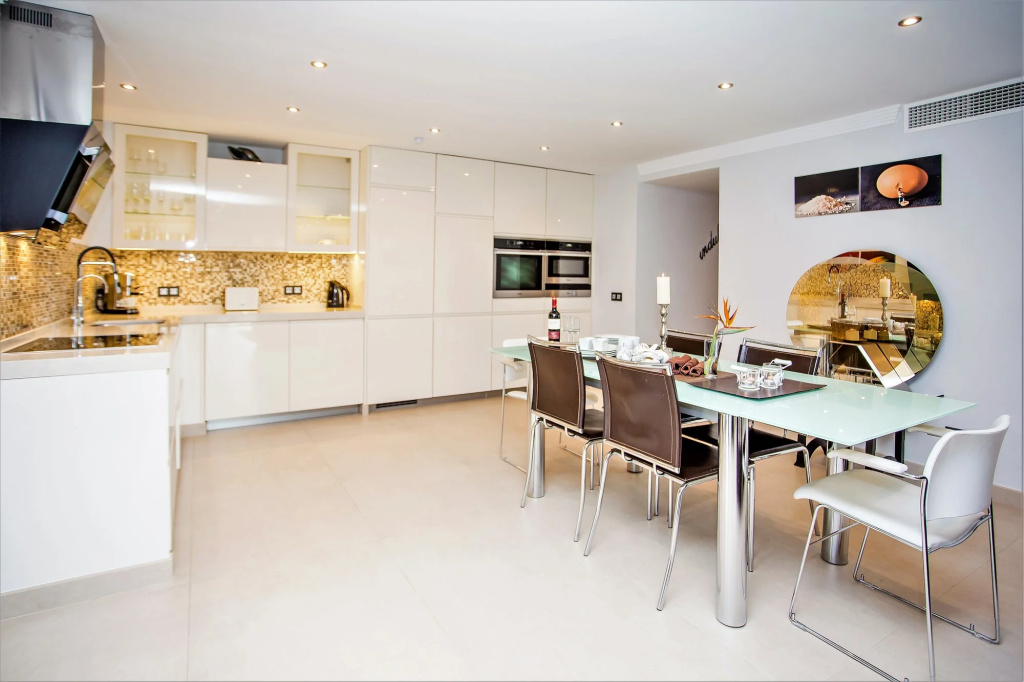 4 B/R  VILLA by Puerto Banus & Sea 5 m ✴️✴️✴️✴️✴️
