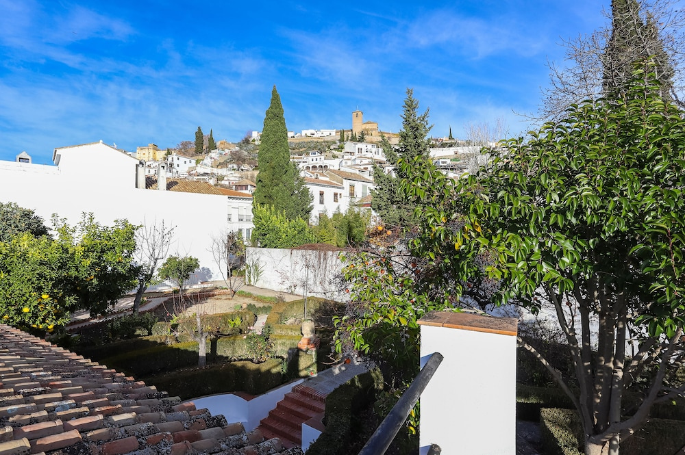 Genteel Home Carmen del Ciprés