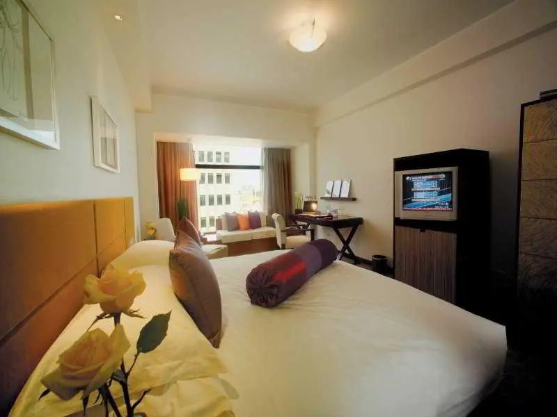 Holiday Inn Central Plaza