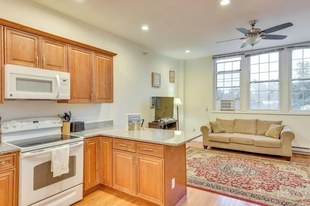 3 Mi to Warren Dunes: Sawyer Getaway w/ Fireplace!