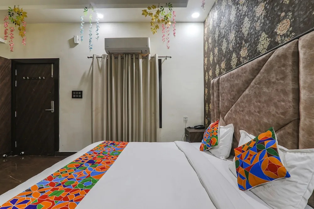 Fabhotel Sky Awadh