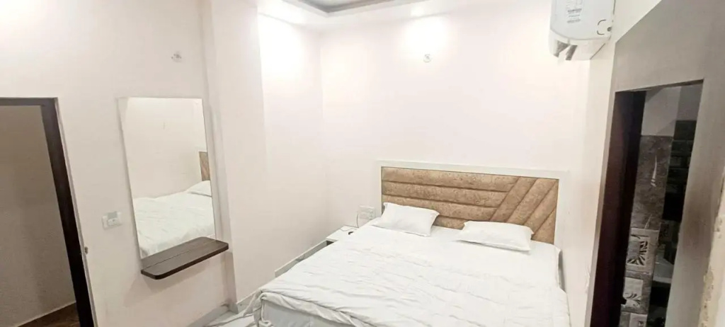 OYO 701490 Hotel Sharma Ji Inn