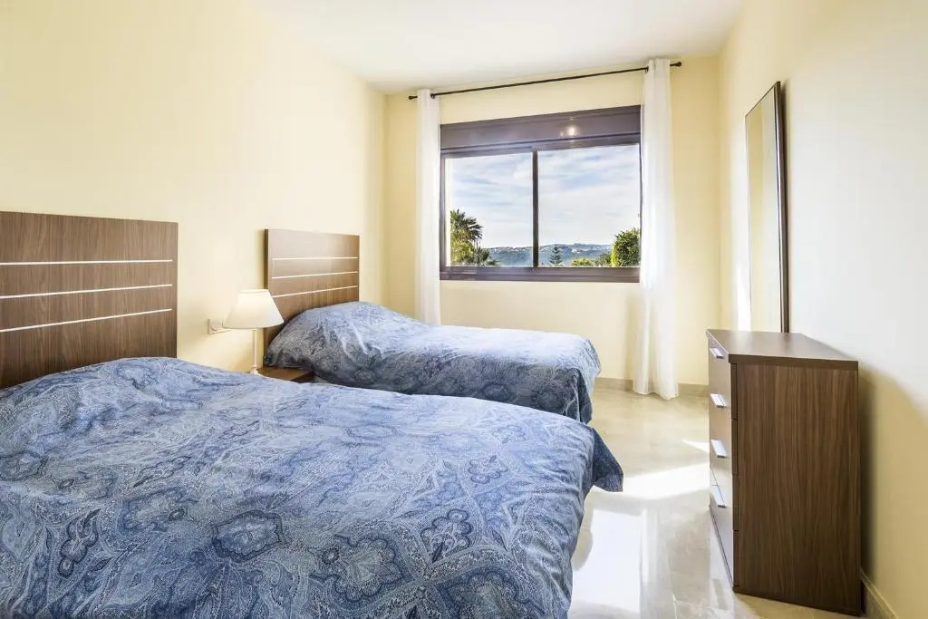 2134-Modern apt with terrace sea view