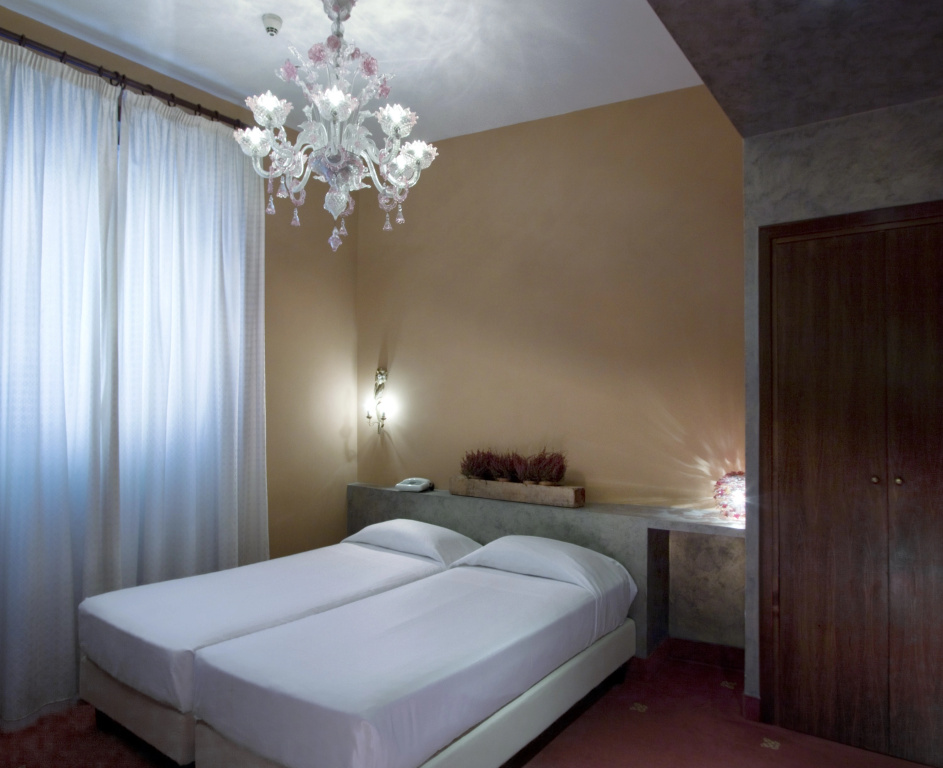 Hotel Columbia