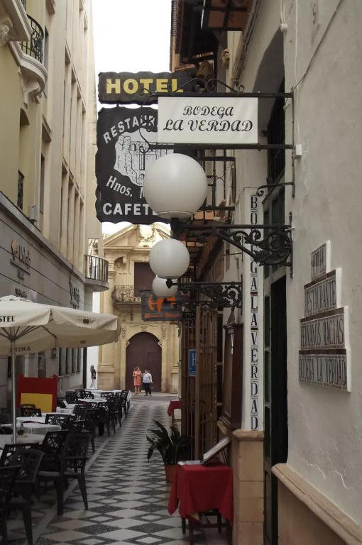 Hotel Hermanos Macias