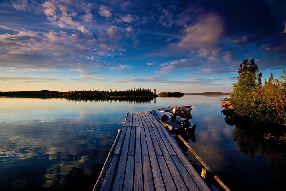 Selwyn Lake Lodge
