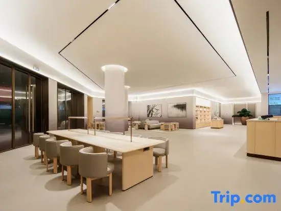 Cat's Faraway Hotel (Nanning Chaoyang Square Sanjie Liangxiang)