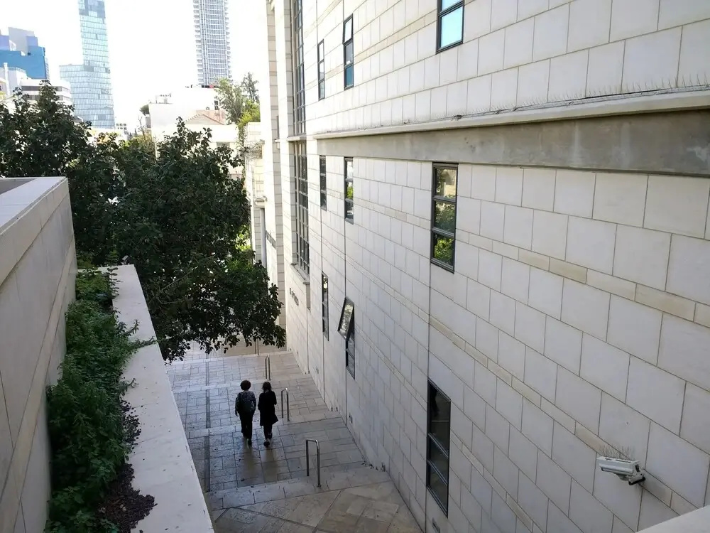 Bright and Clean Rothchild Quarter