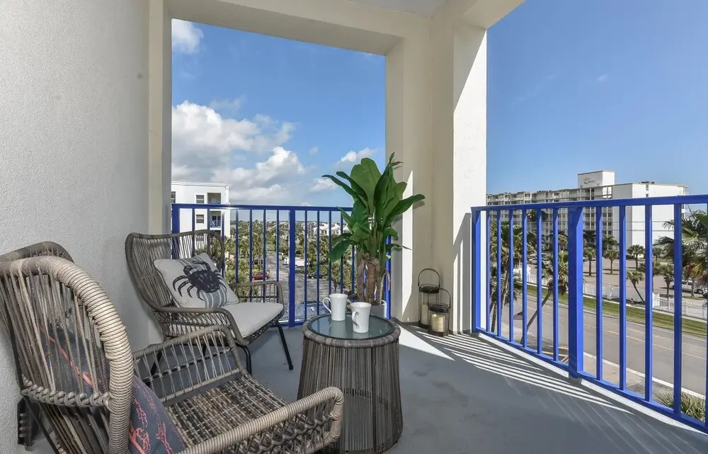 Large Corner Unit at Ocean Walk With Sneak Peak of the Ocean Ow20-501