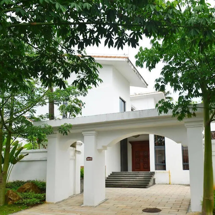 Xinglong Old Banyan Hotel
