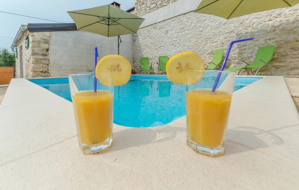 Nice Home in Zadar With Wifi and 4 Bedrooms