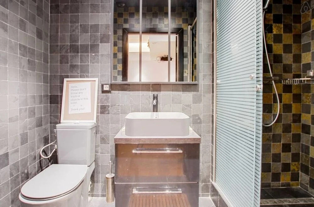 Modern Industrial 80m2 Apartment Near Bastille