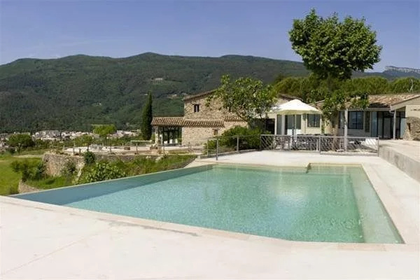 Masia d'Amer - Complex rural amb encant