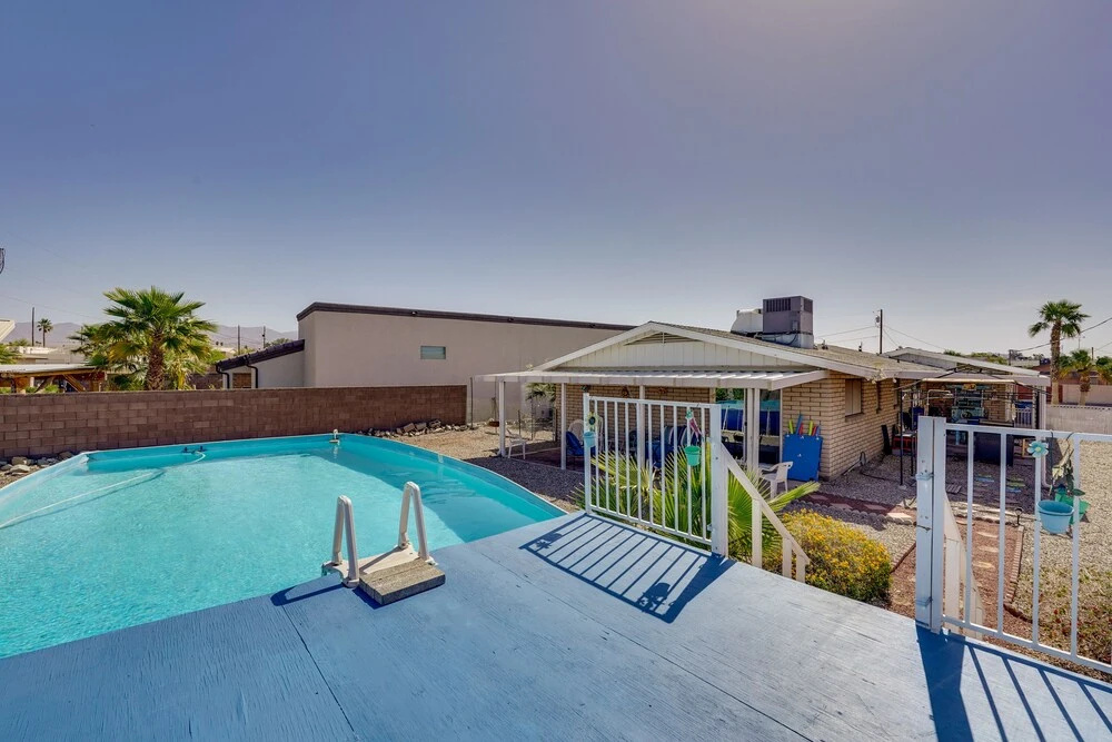 Home with Private Pool 1 Mi to Lake Havasu!