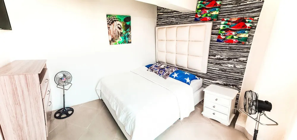 $ PROMO $ 3 Bedrooms with Bathrooms apartment & Jacuzzi in Lleras park @Poblado