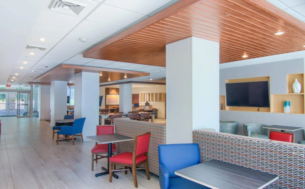 Holiday Inn Express & Suites Mobile - University Area by IHG