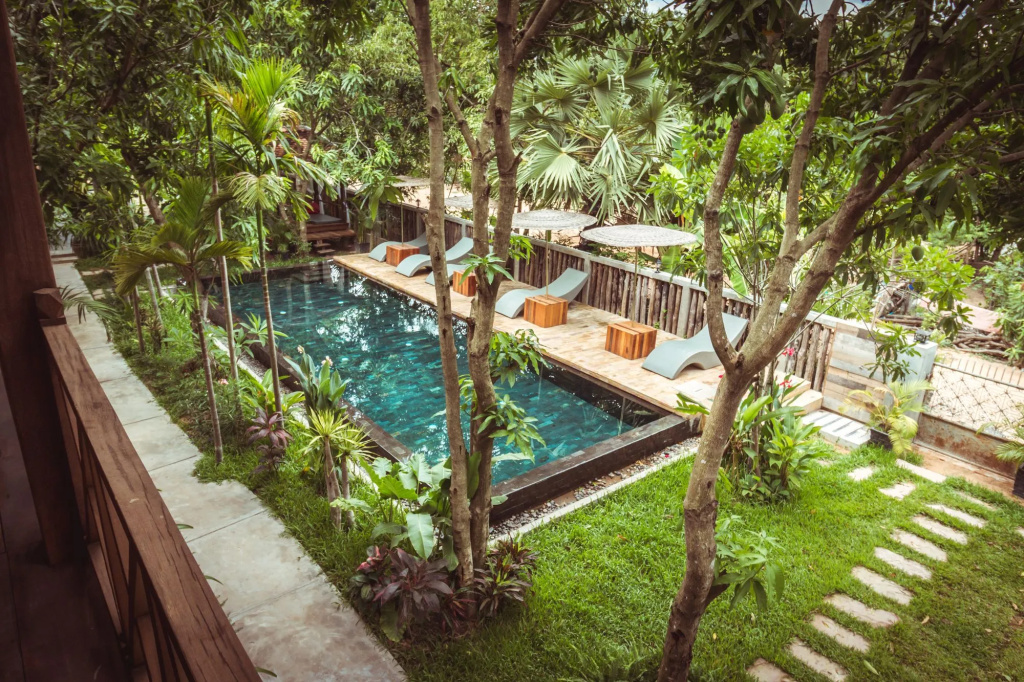 Isann Lodge