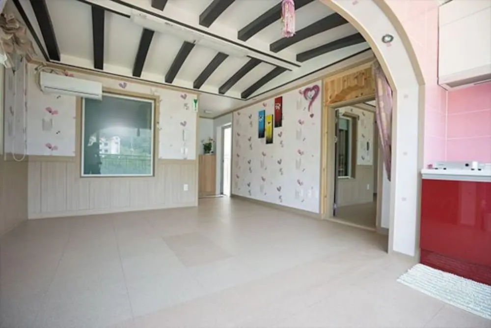 Geojedo Whirlpool Pension (pets friendly)