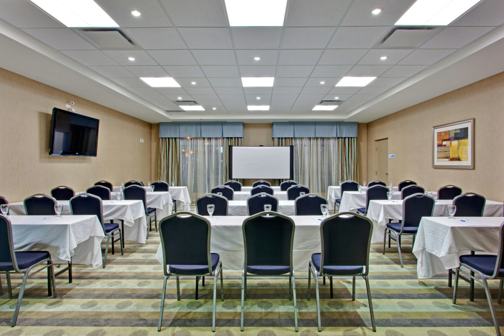 Holiday Inn Express & Suites Ottawa West - Nepean by IHG