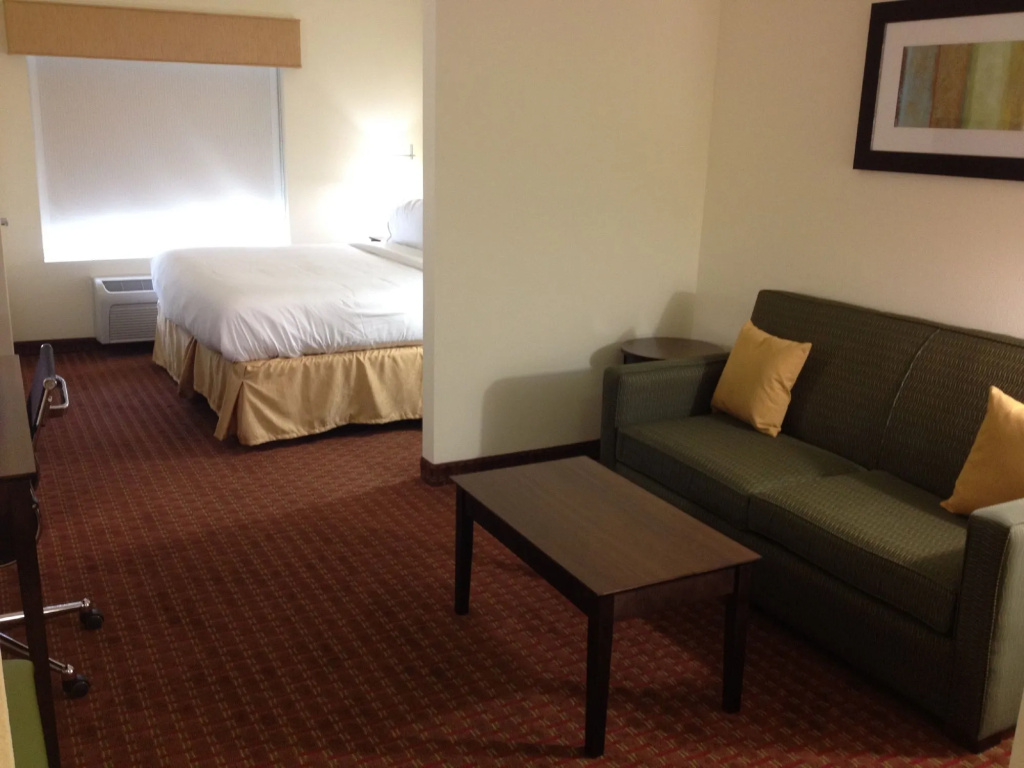 Holiday Inn Express DeFuniak Springs by IHG
