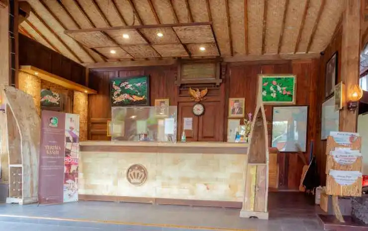 Hotel Mahkota Plengkung by ecommerceloka