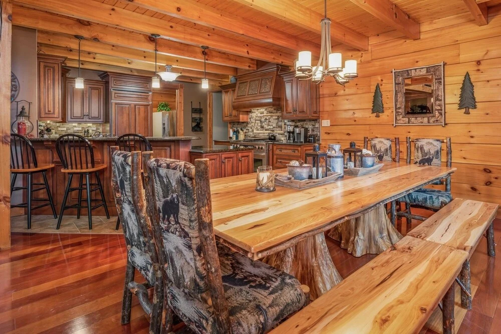 Grand Mountain Getaway 8 Bedroom Home by Redawning