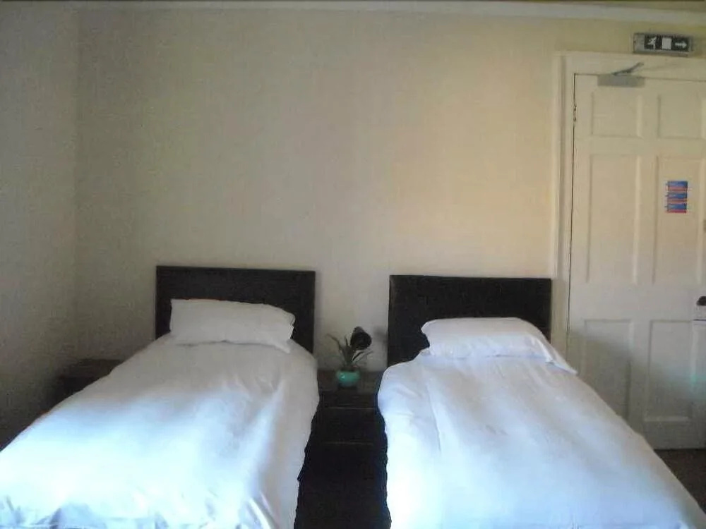 The Albert Hotel
