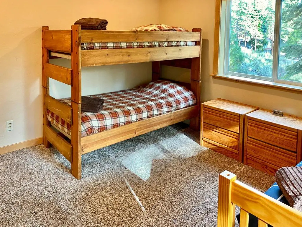 Beautiful 3500sf Lake Tahoe Home W/ Open Layout