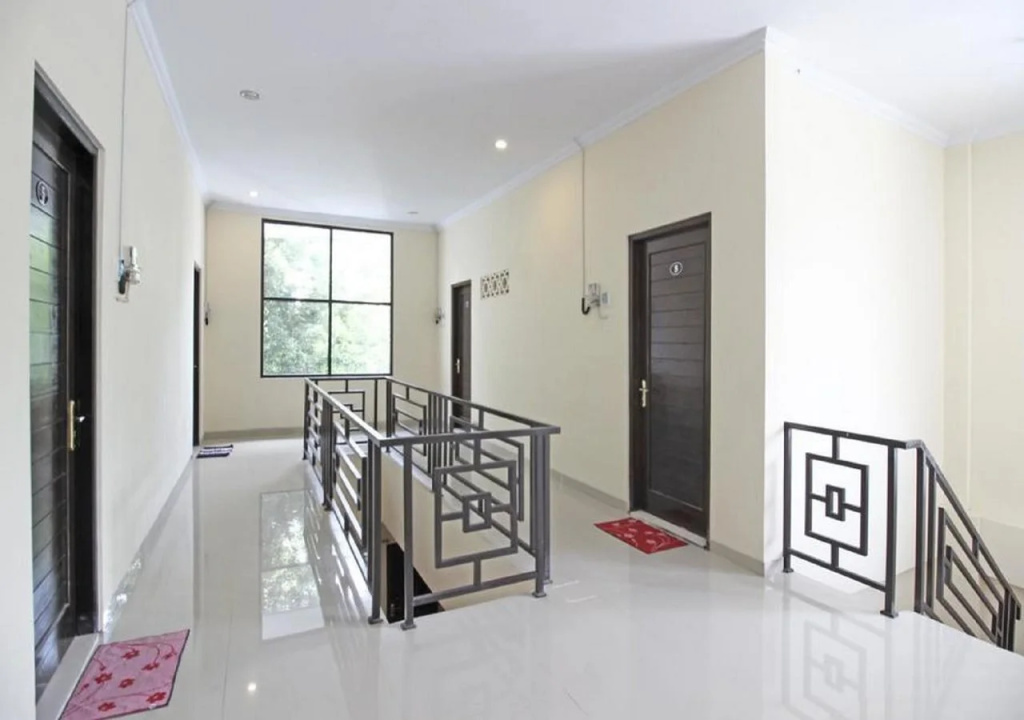 Greenhouse Exclusive Kost Tegalwaras by RedDoorz