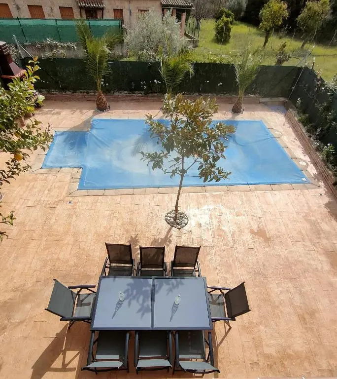 Casa Entre Rosales