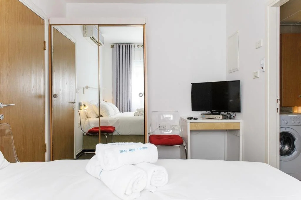 Star Apartments