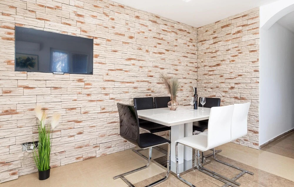 Stunning Apartment in Palit With Wifi and 1 Bedrooms