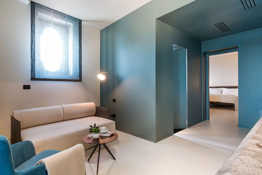 Byssus Suites