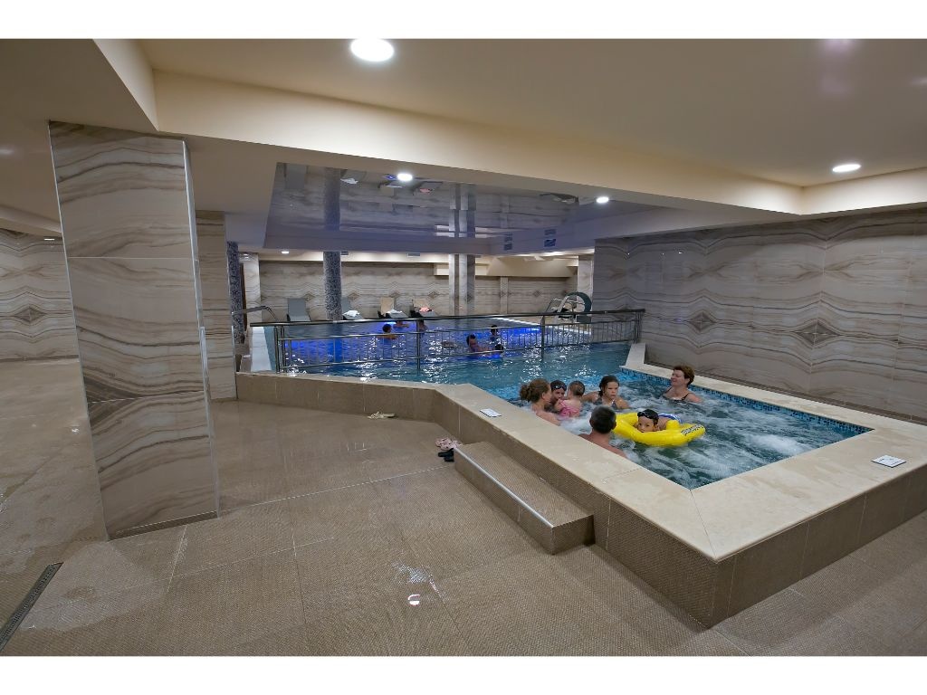 Royal Grand Hotel and Spa - All Inclusive and Free beach accsess