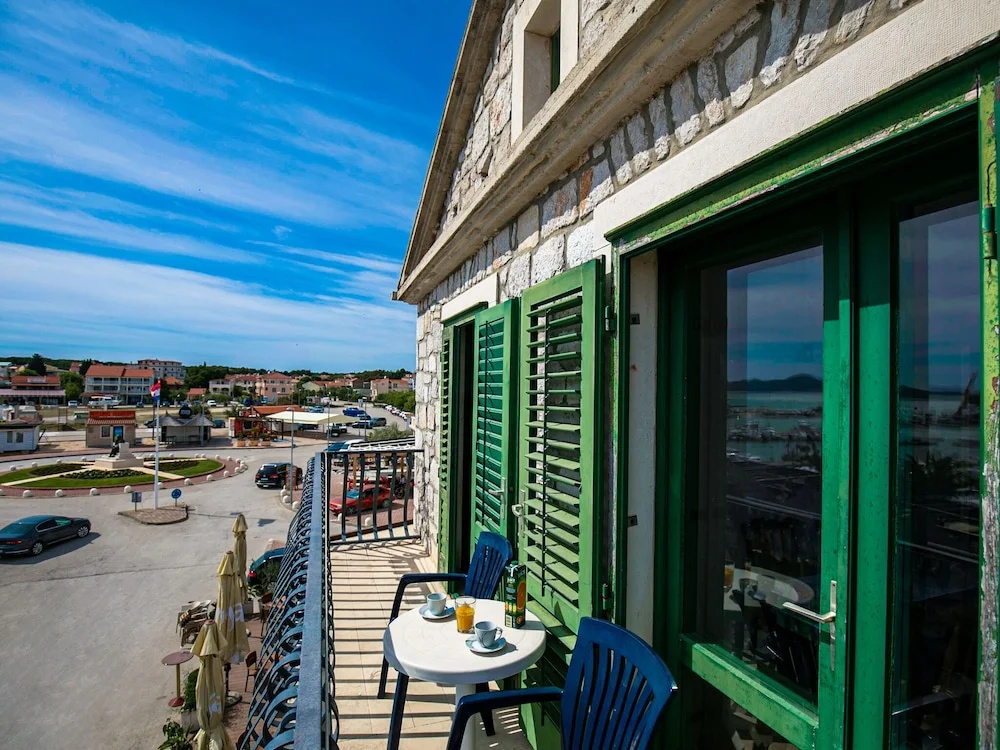 Scenic Apartment in Pakoštane Near Sea And Town Centre