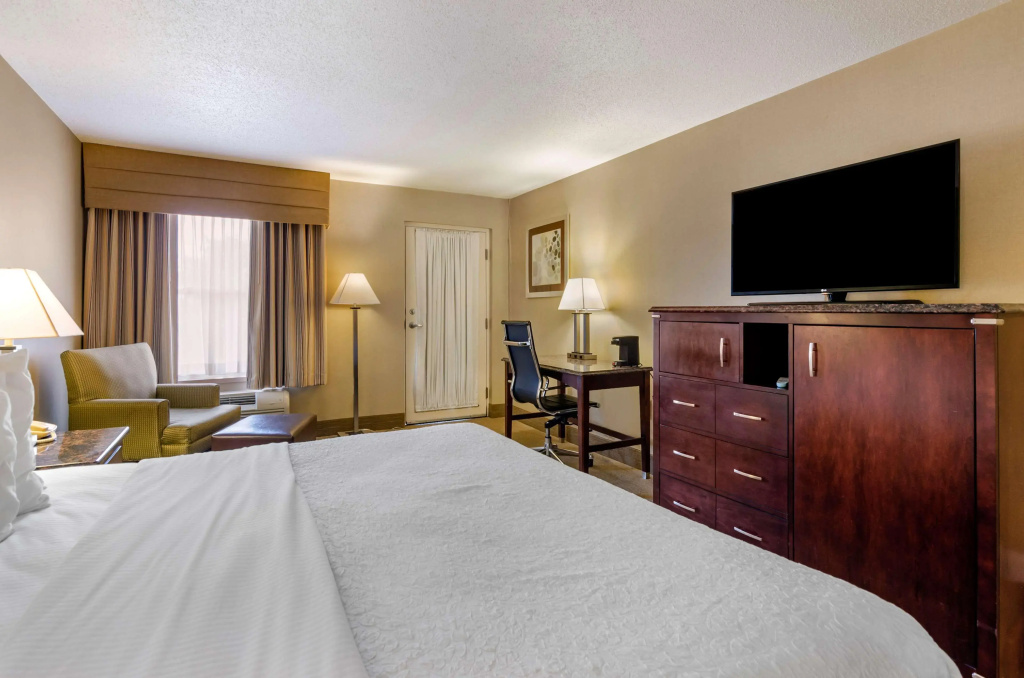 Best Western Plus Inn at Hunt Ridge