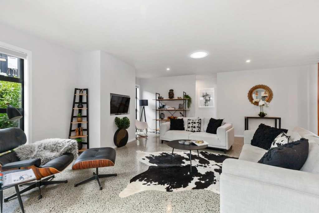 Stylish Villa Escape - Matakana Holiday Home