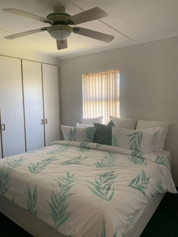 5 bedroom home in Langebaan, located close to Club Mykanos and Laguna Mall