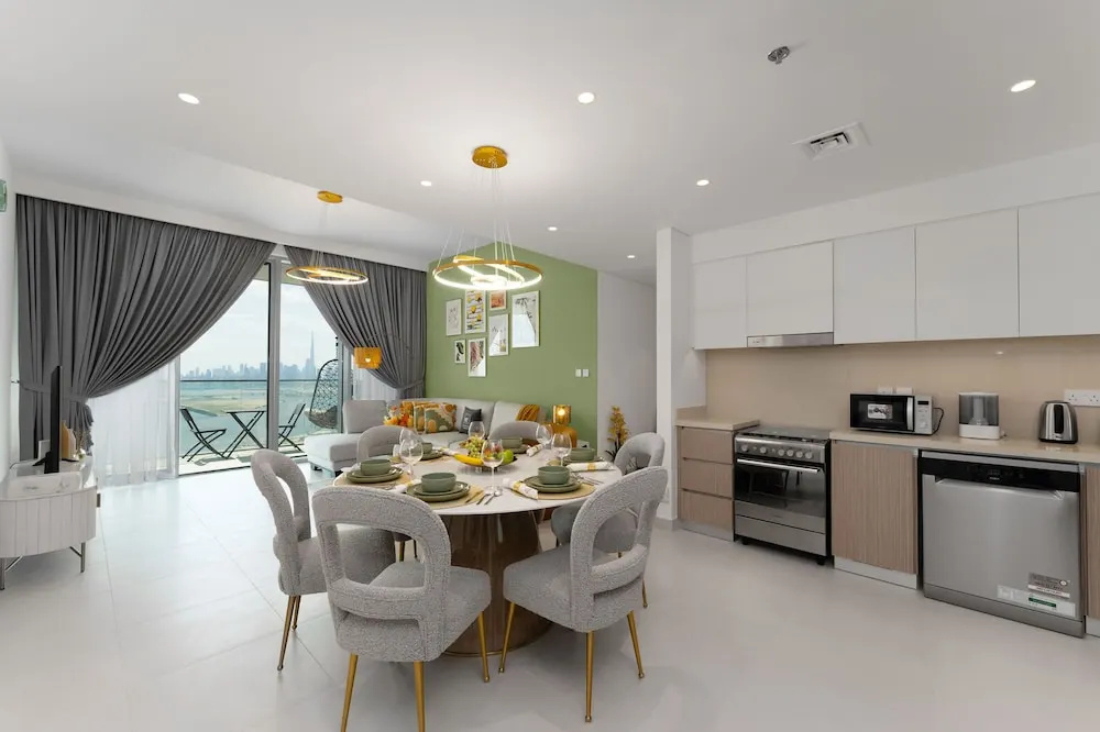 Maison Privee - Trendy Apt on the Creek with Superb Dubai Skyline Vw